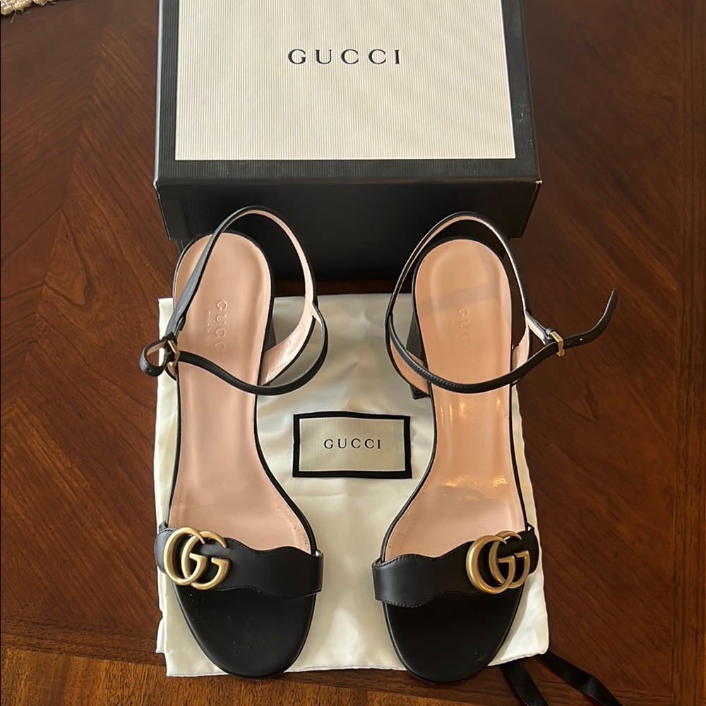 Gucci Black Patent Leather Heels with Ankle Strap